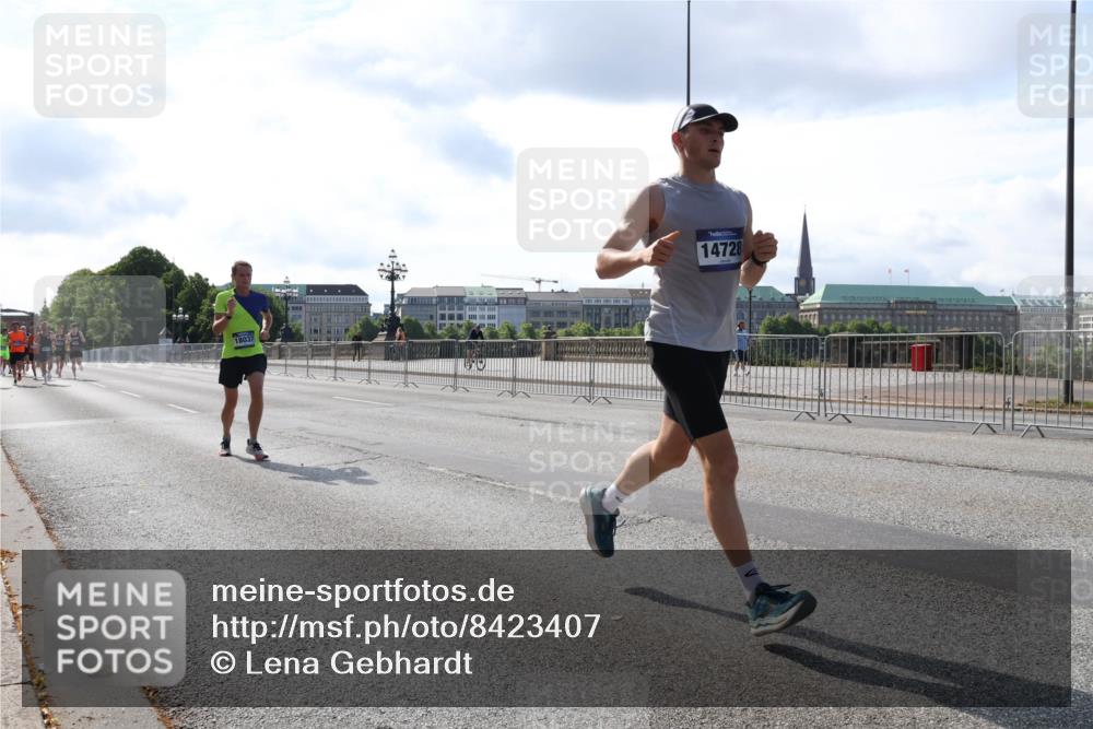 29.06.2025 - hella hamburg halbmarathon Lena Gebhardt http://msf.ph/oto/8423407 29.06.2025 09:43:02 Lombardsbrücke 18037, 14728, 666666, 4338, 5301, 5612, 7331, 7855, 9097, 9269, 9385, 9565, 9767, 10468, 10867, 11078, 11228, 11994, 12341, 12360, 12529, 12992, 13346, 13374, 13872, 13913, 14728, 14753, 14757, 14836, 15483, 15671, 16615, 17614, 18037, 18328, 18693, 18695, 18740, 18989, 19041, 19042, 19050, 19076, 19078 meine-sportfotos.de