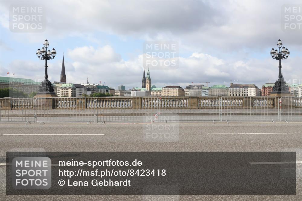 29.06.2025 - hella hamburg halbmarathon Lena Gebhardt http://msf.ph/oto/8423418 29.06.2025 08:58:10 Lombardsbrücke  meine-sportfotos.de