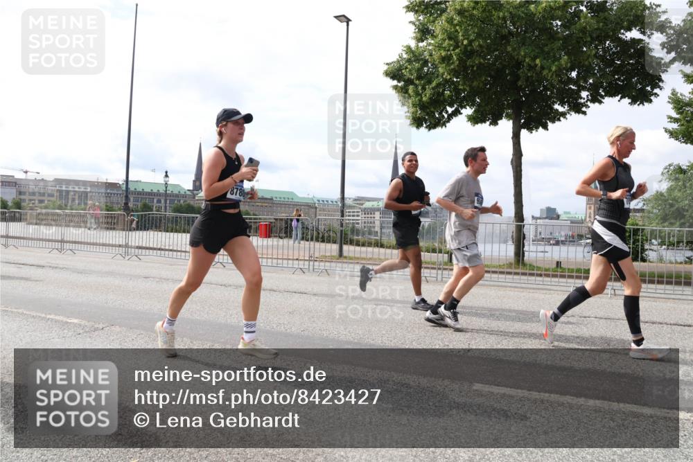 29.06.2025 - hella hamburg halbmarathon Lena Gebhardt http://msf.ph/oto/8423427 29.06.2025 10:18:57 Lombardsbrücke 8780, 1234, 1349, 1521, 1718, 1755, 1820, 2096, 2703, 2781, 2802, 2821, 3026, 3105, 3118, 3202, 3529, 3591, 3592, 3631, 4383, 4718, 4802, 4845, 5034, 5049, 5080, 5098, 5264, 5266, 5323, 5429, 5834, 5910, 6194, 6249, 6413, 6477, 6482, 6533, 6736, 7051, 7121, 7214, 7252, 7454, 8341, 8665, 8761, 8778, 8780, 9270, 9272, 9276, 9505, 9549, 9586, 9652, 9658, 9748, 9756, 9757, 10037, 10172, 10467, 10502, 10816, 12541, 12548, 12552, 12703 meine-sportfotos.de