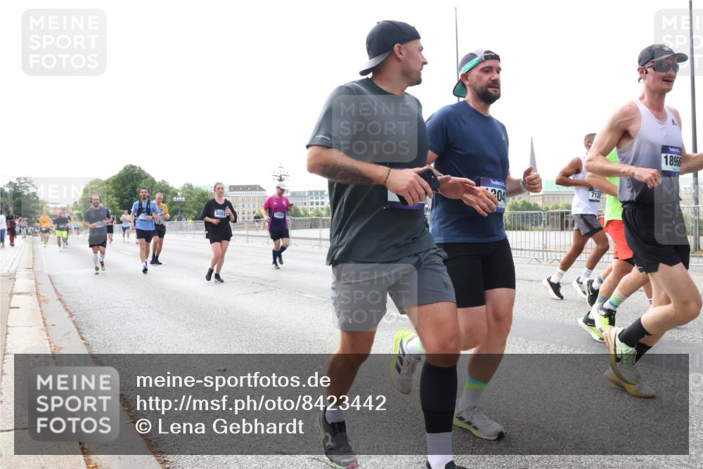 29.06.2025 - hella hamburg halbmarathon Lena Gebhardt http://msf.ph/oto/8423442 29.06.2025 10:06:09 Lombardsbrücke 13054, 204, 7138, 18966, 1229, 1245, 1448, 1766, 1830, 1842, 2471, 2540, 3062, 3929, 4169, 4542, 4666, 4868, 5431, 5762, 6014, 6314, 7138, 7741, 8051, 8316, 8894, 8909, 9339, 9361, 9477, 9560, 9917, 10781, 10791, 10998, 13042, 13054, 13481, 13863, 14369, 14987, 15113, 15145, 15229, 15462, 15537, 15766, 15772, 16441, 16687, 17239, 17740, 17746, 17885, 18042, 18768, 18857, 18910, 18913, 18966, 18973 meine-sportfotos.de