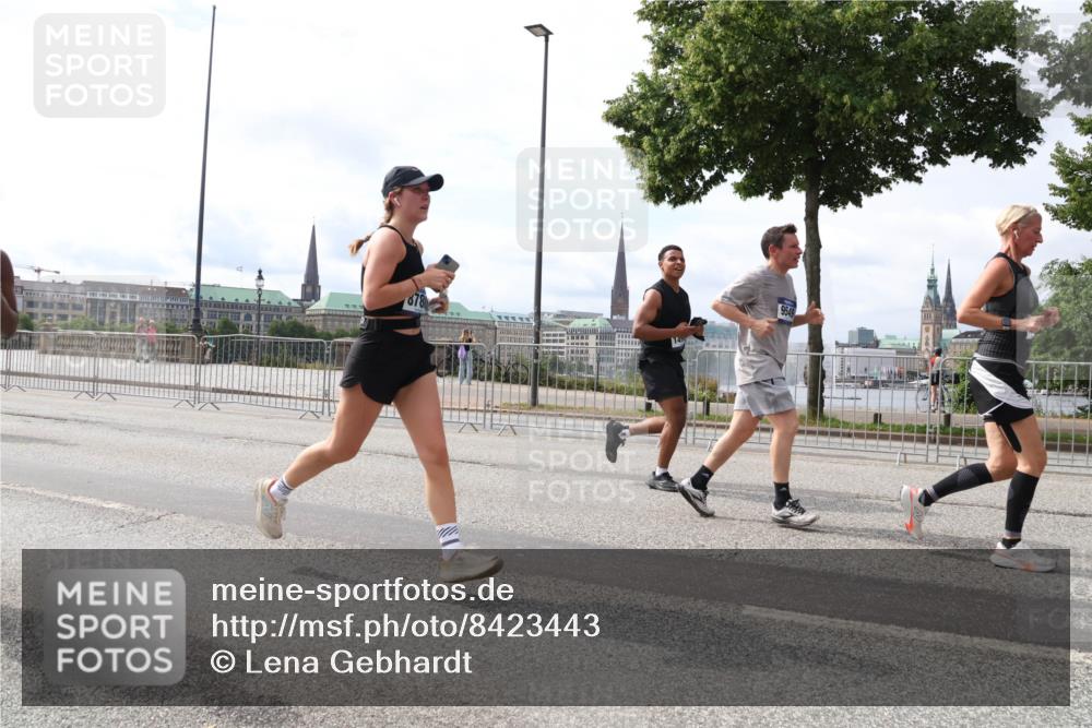 29.06.2025 - hella hamburg halbmarathon Lena Gebhardt http://msf.ph/oto/8423443 29.06.2025 10:18:57 Lombardsbrücke 678, 9549, 1234, 1349, 1521, 1718, 1755, 1820, 2096, 2703, 2781, 2802, 2821, 3026, 3105, 3118, 3202, 3529, 3591, 3592, 3631, 4383, 4718, 4802, 4845, 5034, 5049, 5080, 5098, 5264, 5266, 5323, 5429, 5834, 5910, 6194, 6249, 6413, 6477, 6482, 6533, 6736, 7051, 7121, 7214, 7252, 7454, 8341, 8665, 8761, 8778, 8780, 9270, 9272, 9276, 9505, 9549, 9586, 9652, 9658, 9748, 9756, 9757, 10037, 10172, 10467, 10502, 10816, 12541, 12548, 12552, 12703 meine-sportfotos.de