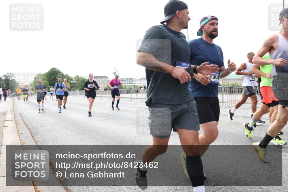 29.06.2025 - hella hamburg halbmarathon Lena Gebhardt http://msf.ph/oto/8423462 29.06.2025 10:06:09 Lombardsbrücke 805, 1304, 7138, 1229, 1245, 1448, 1766, 1830, 1842, 2471, 2540, 3062, 3929, 4169, 4542, 4666, 4868, 5431, 5762, 6014, 6314, 7138, 7741, 8051, 8316, 8894, 8909, 9339, 9361, 9477, 9560, 9917, 10781, 10791, 10998, 13042, 13054, 13481, 13863, 14369, 14987, 15113, 15145, 15229, 15462, 15537, 15766, 15772, 16441, 16687, 17239, 17740, 17746, 17885, 18042, 18768, 18857, 18910, 18913, 18966, 18973 meine-sportfotos.de