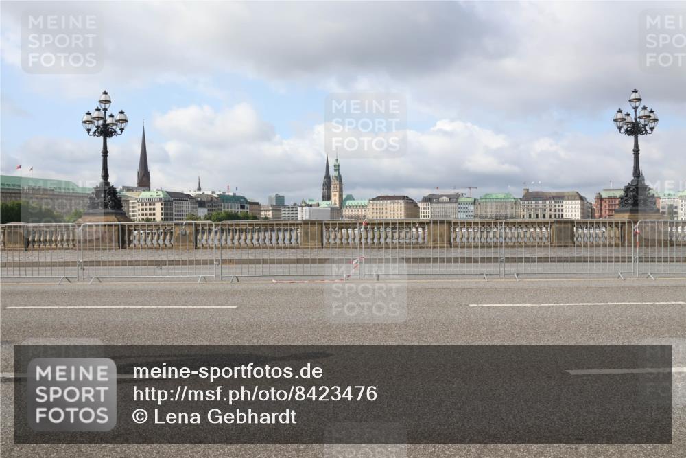 29.06.2025 - hella hamburg halbmarathon Lena Gebhardt http://msf.ph/oto/8423476 29.06.2025 08:58:10 Lombardsbrücke  meine-sportfotos.de