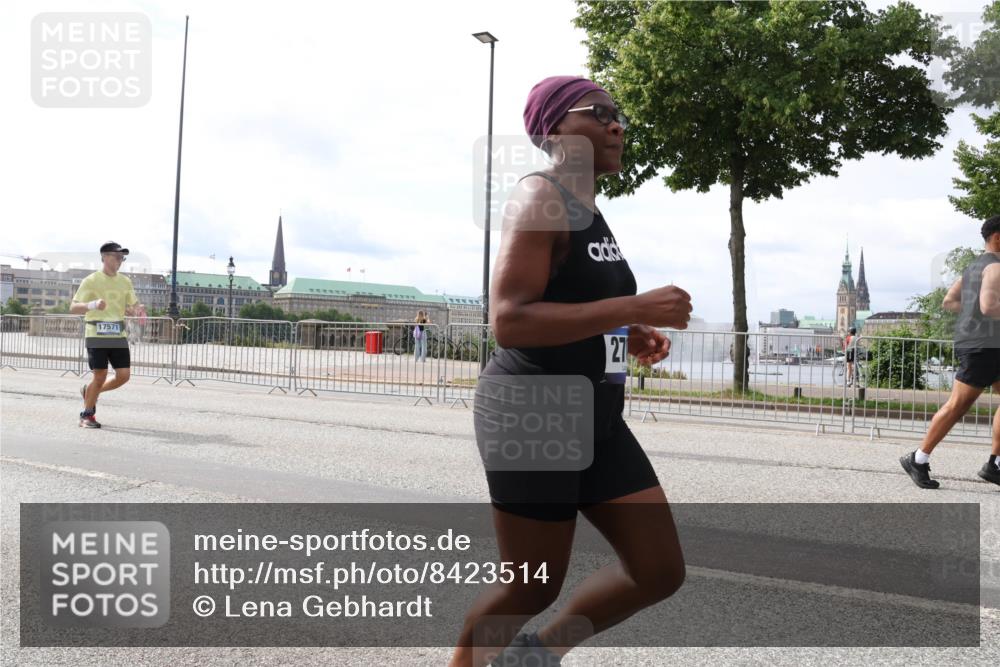 29.06.2025 - hella hamburg halbmarathon Lena Gebhardt http://msf.ph/oto/8423514 29.06.2025 10:18:58 Lombardsbrücke 17571, 27, 1234, 1349, 1521, 1718, 1755, 1820, 2096, 2311, 2703, 2781, 2802, 2821, 3026, 3105, 3118, 3202, 3529, 3591, 3592, 3631, 4383, 4718, 4802, 4845, 5034, 5049, 5080, 5098, 5264, 5266, 5323, 5429, 5834, 5910, 6194, 6249, 6413, 6477, 6482, 6533, 6736, 7051, 7121, 7214, 7252, 7454, 8341, 8665, 8761, 8778, 8780, 9270, 9272, 9276, 9505, 9549, 9652, 9658, 9748, 9756, 9757, 10037, 10172, 10467, 10502, 10816, 12541, 12548, 12552, 12703 meine-sportfotos.de