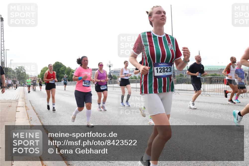 29.06.2025 - hella hamburg halbmarathon Lena Gebhardt http://msf.ph/oto/8423522 29.06.2025 10:28:15 Lombardsbrücke 12842, 6632, 18291, 12823, 1148, 3445, 5177, 5369, 5604, 5718, 5847, 5939, 6418, 6632, 7497, 7667, 7980, 8215, 8327, 9567, 9653, 9654, 9855, 10434, 11692, 11739, 12780, 12823, 12842, 13045, 13296, 13400, 13568, 13678, 13860, 14017, 14155, 15123, 15607, 15608, 16569, 16804, 18256, 18293, 18604, 19180 meine-sportfotos.de