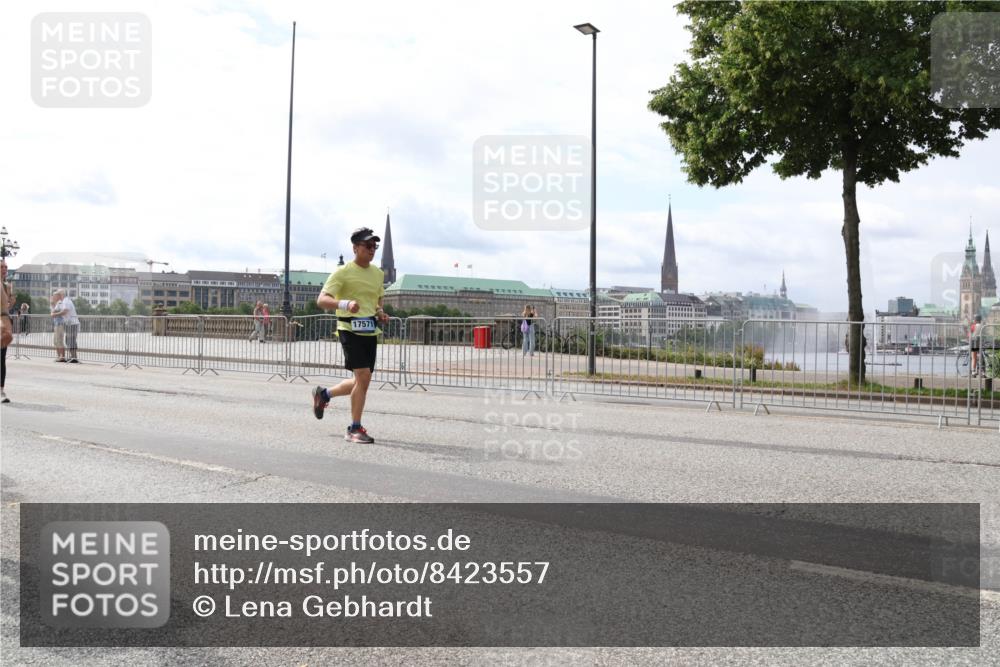 29.06.2025 - hella hamburg halbmarathon Lena Gebhardt http://msf.ph/oto/8423557 29.06.2025 10:18:59 Lombardsbrücke 17571, 1234, 1349, 1521, 1718, 1755, 2096, 2311, 2703, 2781, 2802, 2821, 3026, 3105, 3118, 3202, 3529, 3591, 3592, 3631, 4383, 4718, 4802, 4845, 5034, 5049, 5080, 5098, 5178, 5264, 5266, 5323, 5429, 5834, 5910, 6194, 6249, 6413, 6477, 6482, 6533, 6736, 7051, 7121, 7214, 7252, 7454, 8665, 8761, 8778, 8780, 9252, 9270, 9272, 9276, 9505, 9549, 9652, 9658, 9756, 9757, 10037, 10172, 10467, 10502, 10816, 12541, 12548, 12552, 12703 meine-sportfotos.de