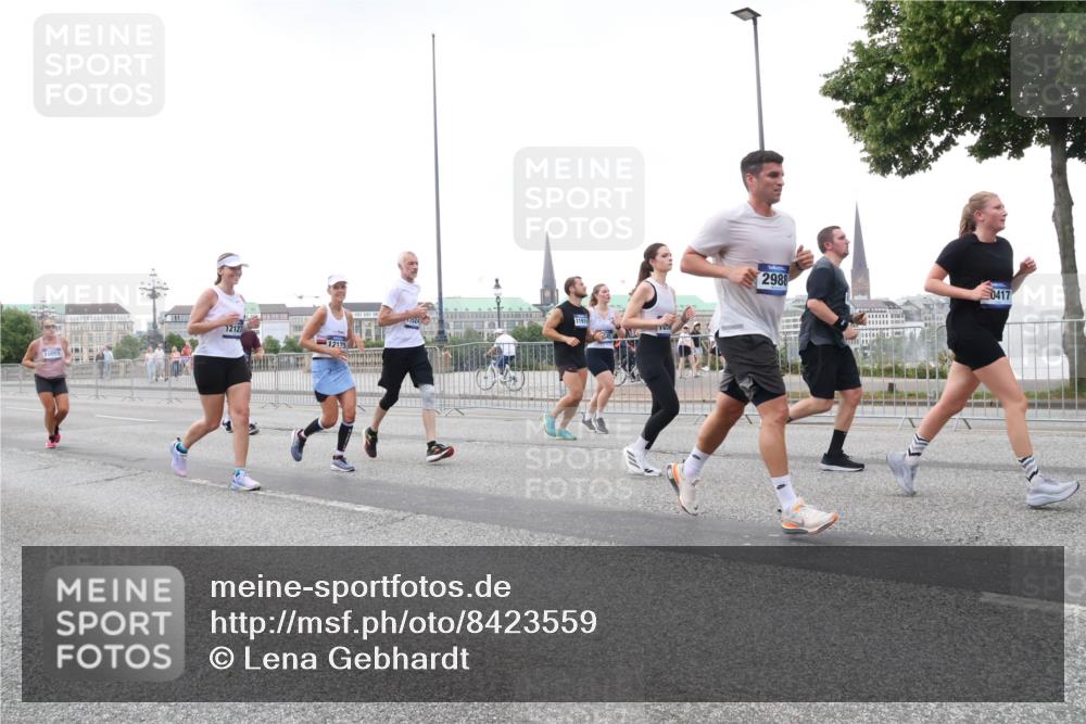 29.06.2025 - hella hamburg halbmarathon Lena Gebhardt http://msf.ph/oto/8423559 29.06.2025 10:53:06 Lombardsbrücke 12127, 12129, 10055, 2988, 0417, 1369, 1900, 2146, 2291, 2362, 2409, 2701, 2988, 3227, 3787, 4195, 4591, 4626, 4729, 5428, 6135, 6521, 7032, 7483, 7681, 7737, 8212, 8414, 8515, 8641, 8906, 9545, 9764, 10043, 10055, 10175, 10417, 10490, 10568, 10600, 10661, 10879, 10981, 11520, 11524, 11919, 12127, 12128, 12193, 12219, 12700, 12994, 13489, 13916, 13917, 14009, 14038, 14765, 14807, 14977, 14979, 16137 meine-sportfotos.de