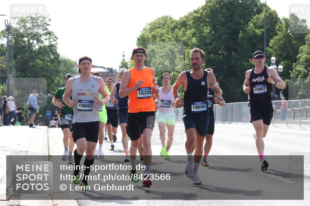 29.06.2025 - hella hamburg halbmarathon Lena Gebhardt http://msf.ph/oto/8423566 29.06.2025 09:43:06 Lombardsbrücke 189, 50, 18693, 13374, 18328, 15483, 18695, 10867, 1271, 4338, 5301, 5612, 6090, 7331, 7855, 9097, 9269, 9385, 9565, 9767, 10867, 11078, 11228, 11994, 12341, 12360, 12529, 12992, 13346, 13374, 13872, 13913, 14728, 14753, 14757, 14836, 15483, 15671, 17614, 18037, 18328, 18693, 18695, 18740, 18989, 19041, 19042, 19050, 19076, 19078 meine-sportfotos.de