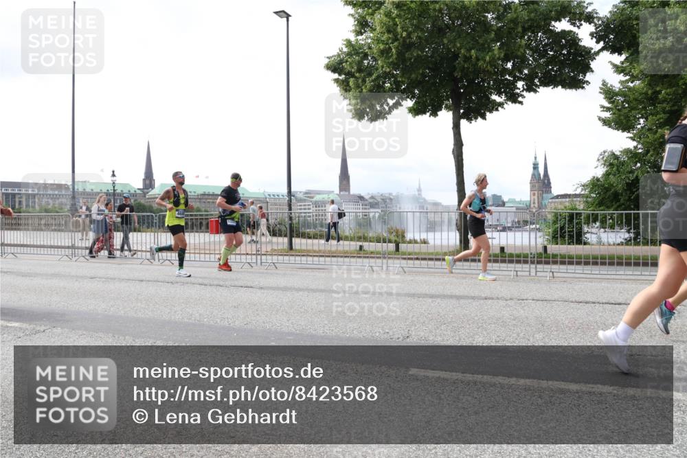 29.06.2025 - hella hamburg halbmarathon Lena Gebhardt http://msf.ph/oto/8423568 29.06.2025 10:43:09 Lombardsbrücke 132, 1149, 1155, 1467, 1656, 1788, 1816, 1878, 1964, 2103, 2158, 2267, 2361, 2401, 2450, 2509, 2971, 3074, 3238, 3283, 3329, 3378, 3518, 3638, 3764, 4056, 4092, 4105, 4177, 4302, 4367, 4385, 4680, 5067, 5268, 5610, 5720, 5755, 5967, 6440, 7043, 7461, 7872, 8135, 8161, 8184, 8408, 8435, 8795, 8991, 9072, 9304, 9378, 9639, 9641, 9644, 9976, 10008, 10180, 10697, 11142, 11710, 12151, 12441, 13049 meine-sportfotos.de