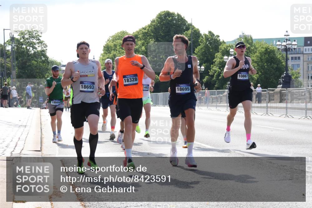 29.06.2025 - hella hamburg halbmarathon Lena Gebhardt http://msf.ph/oto/8423591 29.06.2025 09:43:07 Lombardsbrücke 18989, 18693, 18328, 5483, 18695, 10867, 30, 1271, 4338, 5301, 5612, 6090, 7331, 7855, 9097, 9269, 9385, 9565, 9767, 10867, 11078, 11228, 11994, 12341, 12360, 12529, 12992, 13346, 13374, 13872, 13913, 14728, 14753, 14757, 14836, 15483, 15671, 17614, 18037, 18328, 18693, 18695, 18740, 18989, 19041, 19042, 19050, 19076, 19078 meine-sportfotos.de