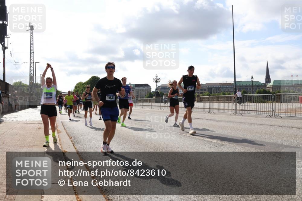 29.06.2025 - hella hamburg halbmarathon Lena Gebhardt http://msf.ph/oto/8423610 29.06.2025 09:52:11 Lombardsbrücke 6711, 15206, 1604, 1631, 1057, 1139, 1312, 1353, 1468, 1569, 1604, 1631, 1763, 2653, 3305, 3437, 3618, 3697, 3852, 4565, 4871, 4915, 4991, 5011, 5014, 5047, 5129, 5231, 5336, 5690, 5987, 6373, 6550, 6700, 6705, 6711, 6770, 7092, 7185, 7710, 8074, 8346, 8359, 8564, 8852, 8900, 9348, 9358, 9444, 9547, 9659, 10319, 10375, 10493, 10691, 10741, 10934, 10978, 11021, 11062, 11495, 11679, 11714, 11821, 12046, 12438, 12623, 12711, 12772, 13728 meine-sportfotos.de