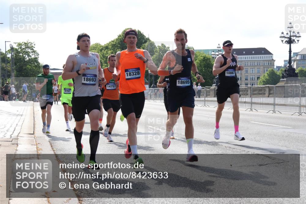 29.06.2025 - hella hamburg halbmarathon Lena Gebhardt http://msf.ph/oto/8423633 29.06.2025 09:43:08 Lombardsbrücke 18989, 9767, 18693, 14757, 18328, 4, 18695, 10867, 1271, 4338, 5301, 5612, 6090, 7331, 7855, 9097, 9269, 9385, 9565, 9767, 10867, 11078, 11228, 11994, 12341, 12360, 12529, 12992, 13346, 13374, 14728, 14753, 14757, 14836, 15483, 15671, 17614, 18037, 18328, 18693, 18695, 18740, 18989, 19041, 19042, 19050, 19076, 19078 meine-sportfotos.de