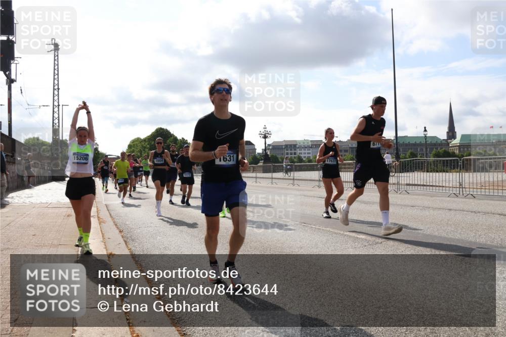 29.06.2025 - hella hamburg halbmarathon Lena Gebhardt http://msf.ph/oto/8423644 29.06.2025 09:52:12 Lombardsbrücke 15206, 1604, 6373, 1631, 17637, 671, 1057, 1139, 1312, 1353, 1468, 1569, 1604, 1631, 1763, 2653, 3305, 3437, 3618, 3697, 3852, 4565, 4871, 4915, 5011, 5014, 5047, 5129, 5231, 5336, 5690, 5987, 6373, 6550, 6700, 6705, 6711, 6770, 7092, 7185, 7710, 8074, 8346, 8359, 8564, 8852, 8900, 9348, 9358, 9444, 9547, 9659, 10319, 10375, 10493, 10691, 10741, 10934, 10978, 11021, 11062, 11495, 11679, 11714, 11821, 12046, 12438, 12623, 12711, 12772, 13728, 14257 meine-sportfotos.de