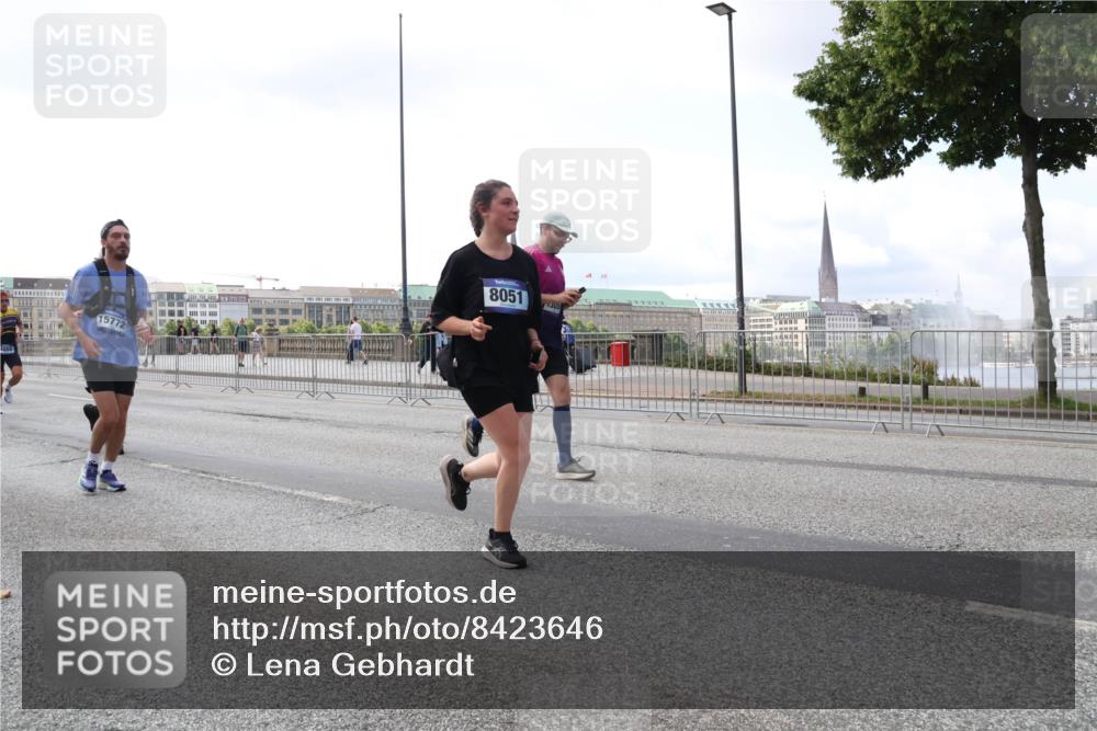 29.06.2025 - hella hamburg halbmarathon Lena Gebhardt http://msf.ph/oto/8423646 29.06.2025 10:06:12 Lombardsbrücke 15772, 8051, 1229, 1245, 1448, 1766, 1830, 1842, 2471, 2540, 3062, 4169, 4542, 4666, 4868, 5431, 5762, 6014, 6314, 7138, 7741, 8051, 8316, 8894, 8909, 9361, 9477, 9560, 10214, 10297, 10781, 13042, 13054, 13481, 13863, 14369, 14987, 15113, 15145, 15229, 15462, 15537, 15766, 15772, 15858, 16441, 16687, 17239, 17746, 17885, 18042, 18575, 18577, 18768, 18857, 18910, 18913, 18966, 18973 meine-sportfotos.de