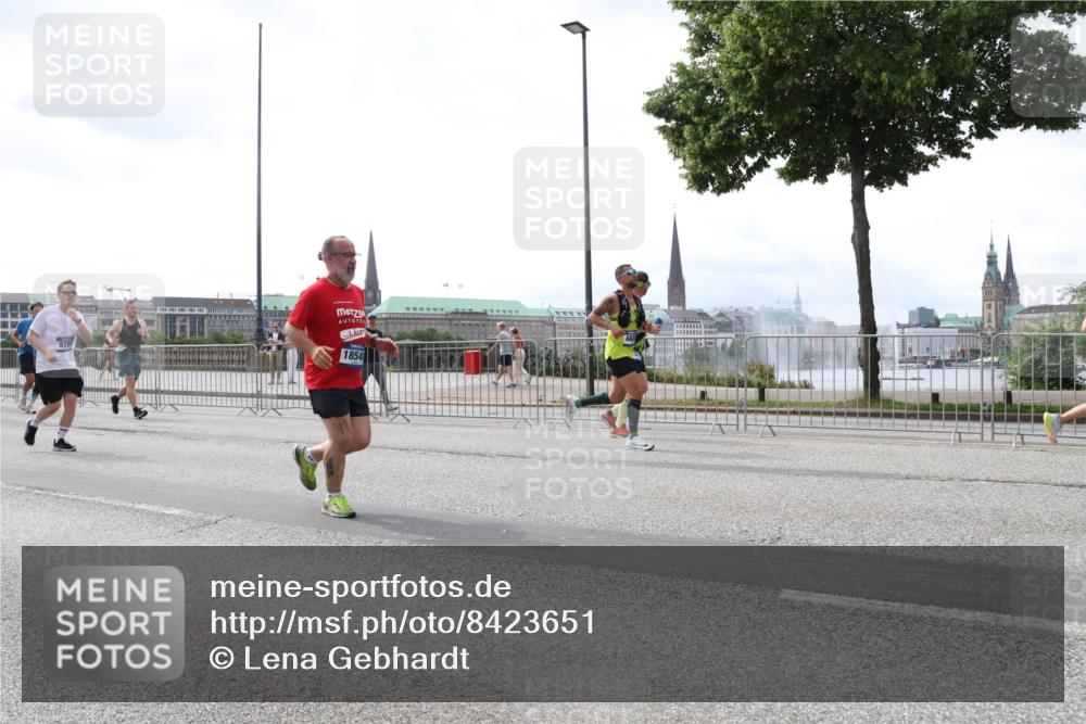 29.06.2025 - hella hamburg halbmarathon Lena Gebhardt http://msf.ph/oto/8423651 29.06.2025 10:43:09 Lombardsbrücke 879, 1854, 1149, 1155, 1467, 1656, 1788, 1816, 1878, 1964, 2103, 2158, 2267, 2361, 2401, 2450, 2509, 2971, 3074, 3238, 3283, 3329, 3378, 3518, 3638, 3764, 4056, 4092, 4105, 4177, 4302, 4367, 4385, 4680, 5067, 5268, 5610, 5720, 5755, 5967, 6440, 7043, 7461, 7872, 8135, 8161, 8184, 8408, 8435, 8795, 8991, 9072, 9304, 9378, 9639, 9641, 9644, 9976, 10008, 10180, 10697, 11142, 11710, 12151, 12441, 13049 meine-sportfotos.de