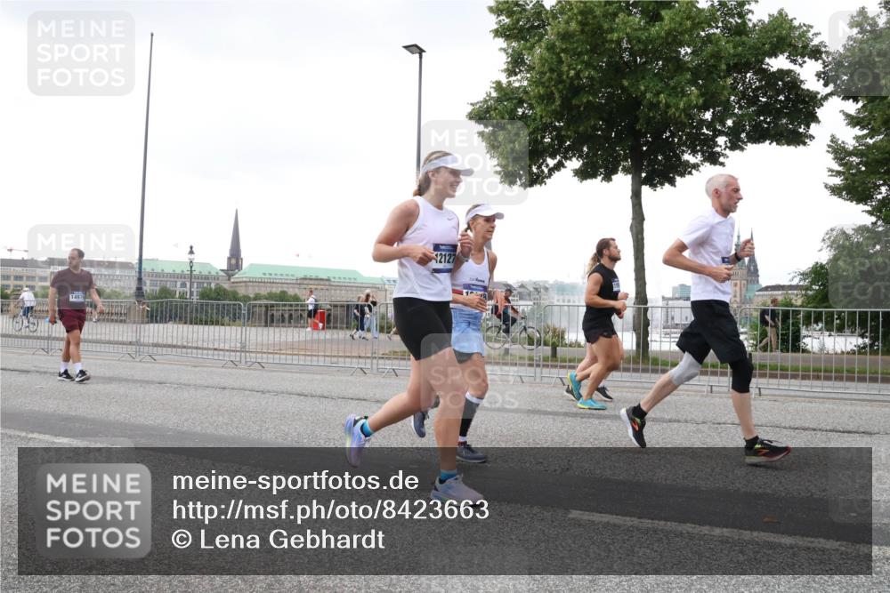 29.06.2025 - hella hamburg halbmarathon Lena Gebhardt http://msf.ph/oto/8423663 29.06.2025 10:53:07 Lombardsbrücke 14979, 2127, 1369, 1900, 1906, 2065, 2146, 2291, 2362, 2409, 2701, 2988, 3227, 3787, 4195, 4591, 4626, 4729, 5428, 6135, 6521, 7032, 7483, 7681, 7737, 8212, 8414, 8515, 8641, 8906, 9545, 9764, 10043, 10055, 10175, 10417, 10490, 10568, 10600, 10661, 10879, 10981, 11520, 11524, 11919, 12127, 12128, 12193, 12219, 12700, 12994, 13489, 13916, 13917, 14009, 14038, 14765, 14807, 14977, 14979, 16137 meine-sportfotos.de