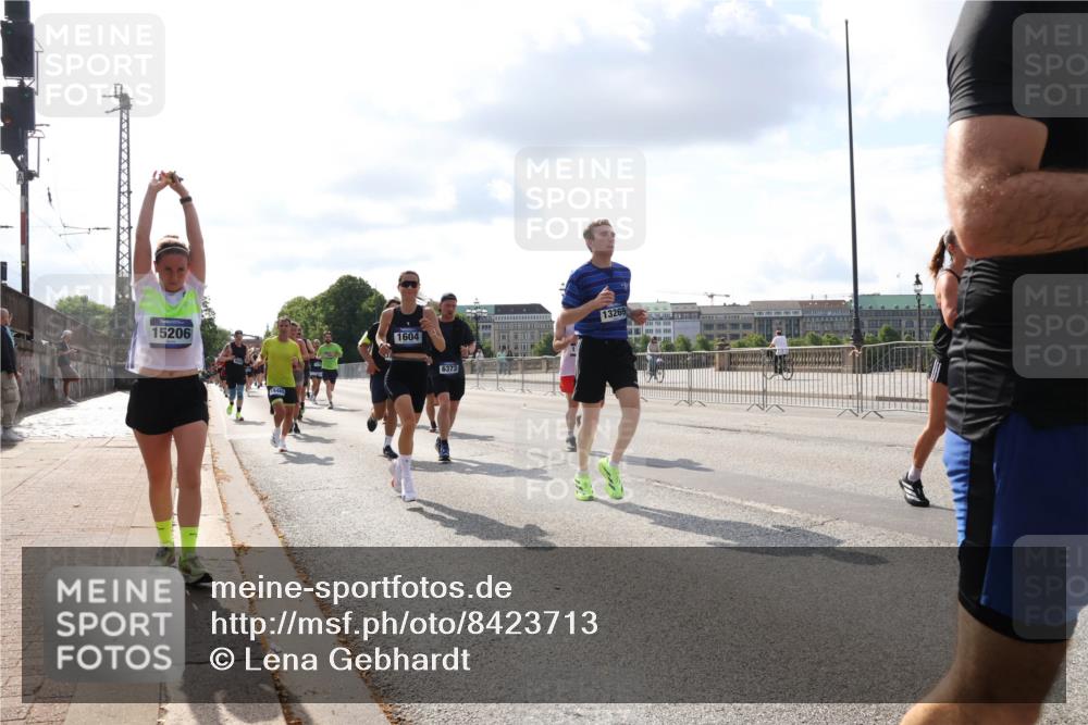 29.06.2025 - hella hamburg halbmarathon Lena Gebhardt http://msf.ph/oto/8423713 29.06.2025 09:52:12 Lombardsbrücke 15206, 1604, 6373, 13269, 1057, 1139, 1312, 1353, 1468, 1569, 1604, 1631, 1763, 2653, 3305, 3437, 3618, 3697, 3852, 4565, 4871, 4915, 5011, 5014, 5047, 5129, 5231, 5336, 5690, 5987, 6373, 6550, 6700, 6705, 6711, 6770, 7092, 7185, 7710, 8074, 8346, 8359, 8564, 8852, 8900, 9348, 9358, 9444, 9547, 9659, 10319, 10375, 10493, 10691, 10741, 10934, 10978, 11021, 11062, 11495, 11679, 11714, 11821, 12046, 12438, 12623, 12711, 12772, 13728, 14257 meine-sportfotos.de