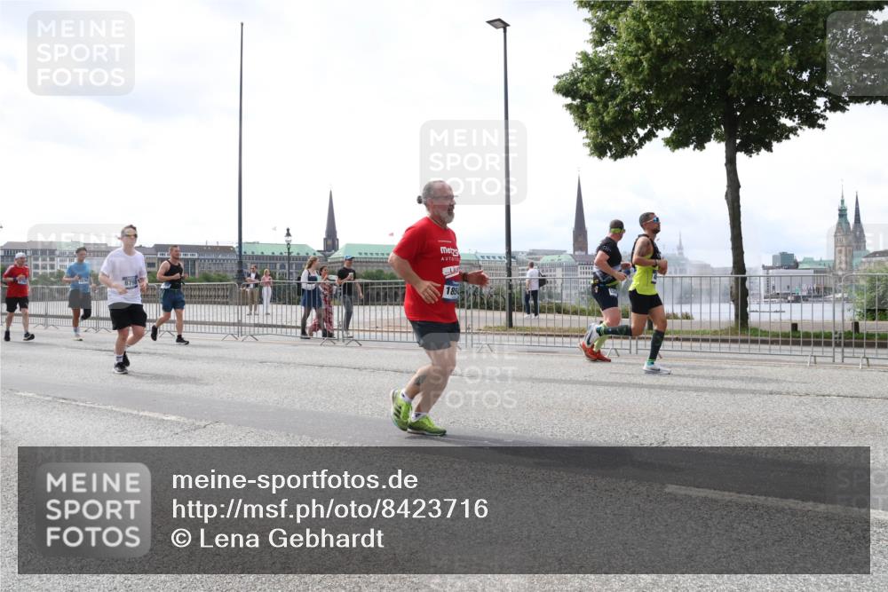 29.06.2025 - hella hamburg halbmarathon Lena Gebhardt http://msf.ph/oto/8423716 29.06.2025 10:43:10 Lombardsbrücke 8795, 185, 1149, 1155, 1467, 1656, 1788, 1816, 1878, 1964, 2103, 2158, 2267, 2361, 2450, 2509, 2971, 3074, 3238, 3283, 3329, 3378, 3518, 3638, 3764, 4056, 4092, 4105, 4177, 4302, 4367, 4385, 4680, 5067, 5268, 5610, 5720, 5755, 5967, 6012, 6440, 7043, 7461, 7872, 7926, 8135, 8161, 8184, 8408, 8435, 8795, 8991, 9072, 9304, 9378, 9639, 9641, 9644, 9976, 10008, 10180, 10697, 11142, 11710, 12151, 12441, 13049 meine-sportfotos.de