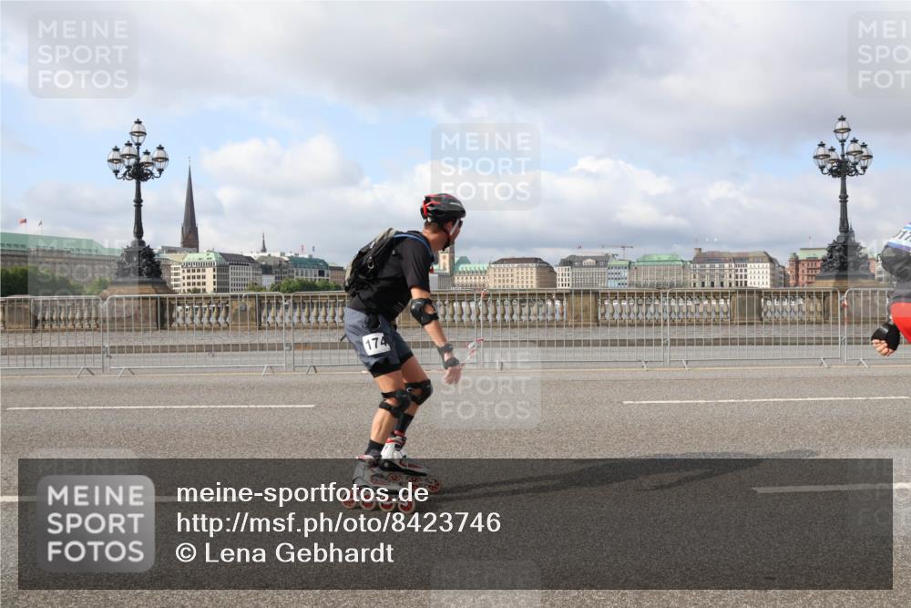 29.06.2025 - hella hamburg halbmarathon Lena Gebhardt http://msf.ph/oto/8423746 29.06.2025 08:58:11 Lombardsbrücke 174, 17 meine-sportfotos.de