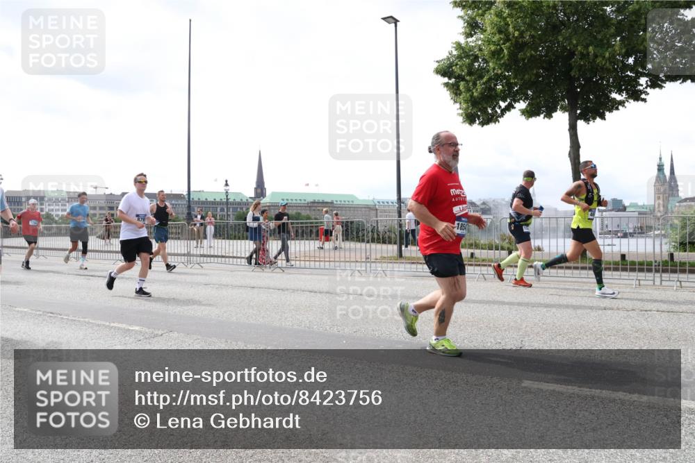 29.06.2025 - hella hamburg halbmarathon Lena Gebhardt http://msf.ph/oto/8423756 29.06.2025 10:43:10 Lombardsbrücke 170, 1854, 1149, 1155, 1467, 1656, 1788, 1816, 1878, 1964, 2103, 2158, 2267, 2361, 2450, 2509, 2971, 3074, 3238, 3283, 3329, 3378, 3518, 3638, 3764, 4056, 4092, 4105, 4177, 4302, 4367, 4385, 4680, 5067, 5268, 5610, 5720, 5755, 5967, 6012, 6440, 7043, 7461, 7872, 7926, 8135, 8161, 8184, 8408, 8435, 8795, 8991, 9072, 9304, 9378, 9639, 9641, 9644, 9976, 10008, 10180, 10697, 11142, 11710, 12151, 12441, 13049 meine-sportfotos.de