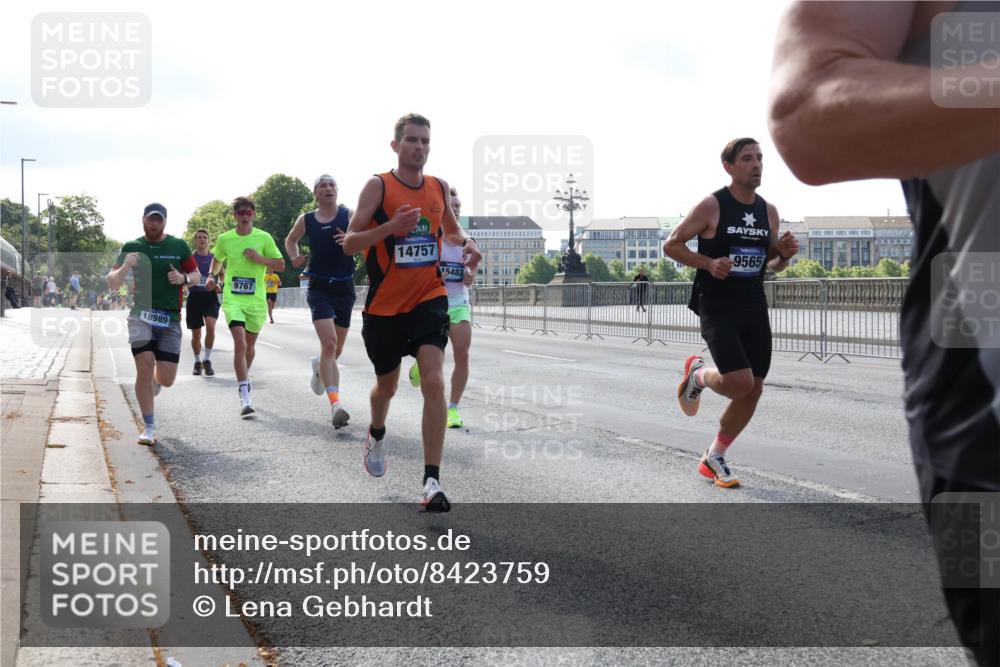 29.06.2025 - hella hamburg halbmarathon Lena Gebhardt http://msf.ph/oto/8423759 29.06.2025 09:43:10 Lombardsbrücke 18989, 9767, 14757, 15483, 9565, 1271, 4338, 5301, 5612, 6090, 7331, 7380, 7855, 9097, 9269, 9385, 9565, 9767, 10867, 11228, 11994, 12341, 12360, 12529, 12992, 13346, 13374, 14728, 14753, 14757, 14836, 15483, 15671, 17614, 18037, 18328, 18693, 18695, 18740, 18989, 19041, 19042, 19050, 19076, 19078 meine-sportfotos.de