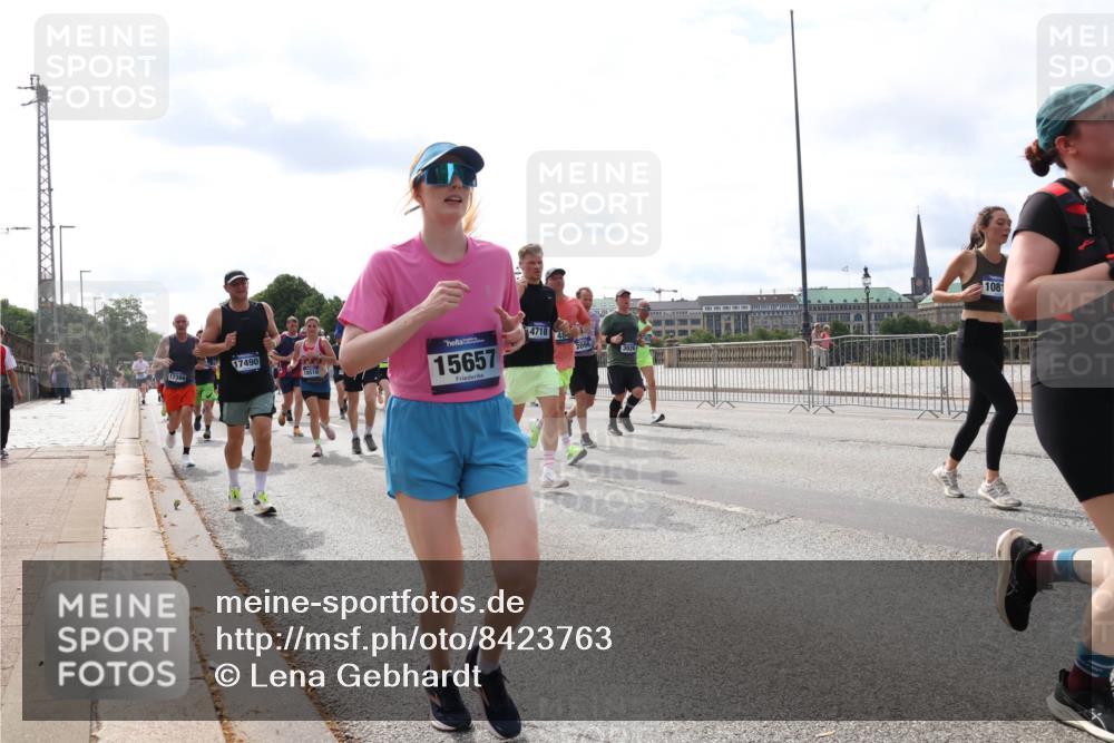 29.06.2025 - hella hamburg halbmarathon Lena Gebhardt http://msf.ph/oto/8423763 29.06.2025 10:19:01 Lombardsbrücke 17386, 17490, 18519, 15657, 4718, 48, 1081, 1349, 1521, 1718, 1755, 2096, 2311, 2703, 2781, 2802, 2821, 3026, 3105, 3118, 3202, 3529, 3591, 3592, 3631, 4718, 4802, 4845, 5034, 5049, 5080, 5098, 5178, 5264, 5266, 5323, 5429, 5834, 5910, 6194, 6249, 6413, 6477, 6482, 6542, 6736, 7051, 7121, 7214, 7252, 7454, 8665, 8761, 8778, 8780, 9252, 9270, 9272, 9276, 9505, 9549, 9652, 9756, 9757, 10037, 10124, 10129, 10172, 10467, 10502, 10816, 12541, 12548, 12552, 12703 meine-sportfotos.de