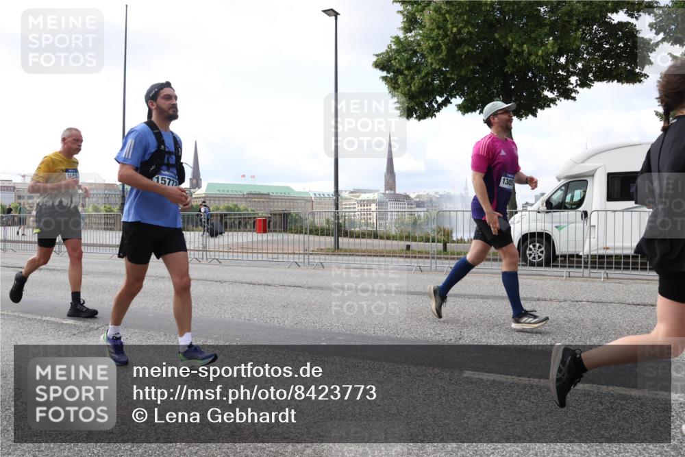 29.06.2025 - hella hamburg halbmarathon Lena Gebhardt http://msf.ph/oto/8423773 29.06.2025 10:06:13 Lombardsbrücke 1448, 15779, 1305, 1229, 1245, 1448, 1766, 1830, 1842, 2471, 2540, 3062, 4169, 4542, 4666, 4868, 5431, 5762, 6014, 6314, 7138, 7741, 8051, 8316, 8894, 8909, 9361, 9477, 9560, 10214, 10297, 10781, 13042, 13054, 13481, 13863, 14369, 14987, 15113, 15145, 15229, 15462, 15537, 15766, 15772, 15858, 16441, 16687, 17239, 17746, 17885, 18042, 18575, 18577, 18768, 18857, 18910, 18913, 18966, 18973 meine-sportfotos.de