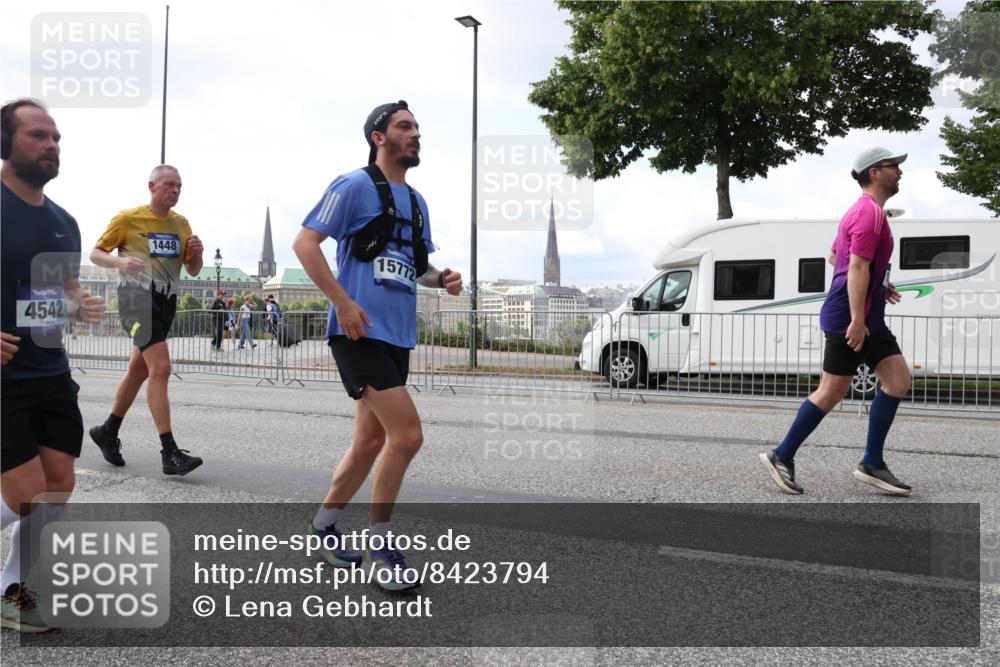 29.06.2025 - hella hamburg halbmarathon Lena Gebhardt http://msf.ph/oto/8423794 29.06.2025 10:06:13 Lombardsbrücke 4542, 1448, 15772, 1229, 1245, 1448, 1766, 1830, 1842, 2471, 2540, 3062, 4169, 4542, 4666, 4868, 5431, 5762, 6014, 6314, 7138, 7741, 8051, 8316, 8894, 8909, 9361, 9477, 9560, 10214, 10297, 10781, 13042, 13054, 13481, 13863, 14369, 14987, 15113, 15145, 15229, 15462, 15537, 15766, 15772, 15858, 16441, 16687, 17239, 17746, 17885, 18042, 18575, 18577, 18768, 18857, 18910, 18913, 18966, 18973 meine-sportfotos.de