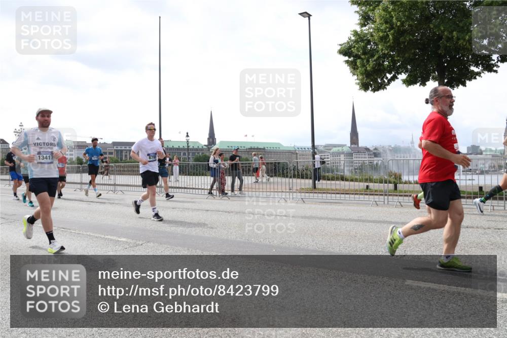 29.06.2025 - hella hamburg halbmarathon Lena Gebhardt http://msf.ph/oto/8423799 29.06.2025 10:43:10 Lombardsbrücke 13417, 1788, 8795, 1149, 1155, 1467, 1656, 1788, 1816, 1878, 1964, 2103, 2158, 2267, 2361, 2450, 2509, 2971, 3074, 3238, 3283, 3329, 3378, 3518, 3638, 3764, 4056, 4092, 4105, 4177, 4302, 4367, 4385, 4680, 5067, 5268, 5610, 5720, 5755, 5967, 6012, 6440, 7043, 7461, 7872, 7926, 8135, 8161, 8184, 8408, 8435, 8795, 8991, 9072, 9304, 9378, 9639, 9641, 9644, 9976, 10008, 10180, 10697, 11142, 11710, 12151, 12441, 13049 meine-sportfotos.de