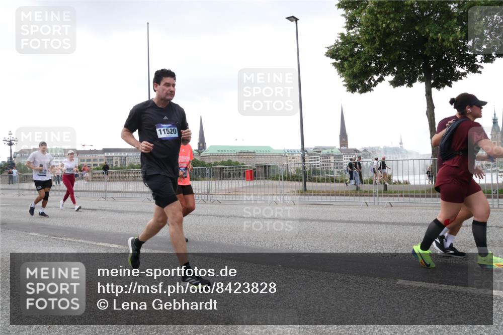 29.06.2025 - hella hamburg halbmarathon Lena Gebhardt http://msf.ph/oto/8423828 29.06.2025 10:53:11 Lombardsbrücke 10661, 11520, 1340, 1900, 1906, 2065, 2146, 2291, 2409, 2701, 2988, 3226, 3787, 4195, 4626, 4729, 5428, 5815, 6135, 6521, 7032, 7068, 7483, 7681, 7737, 7876, 8189, 8212, 8414, 8515, 8641, 8906, 9545, 9685, 9764, 10043, 10055, 10175, 10417, 10490, 10568, 10661, 10879, 10981, 11520, 11524, 11919, 12127, 12128, 12193, 12219, 12700, 12994, 13489, 13916, 13917, 14009, 14038, 14765, 14807, 14977, 14979, 16137 meine-sportfotos.de