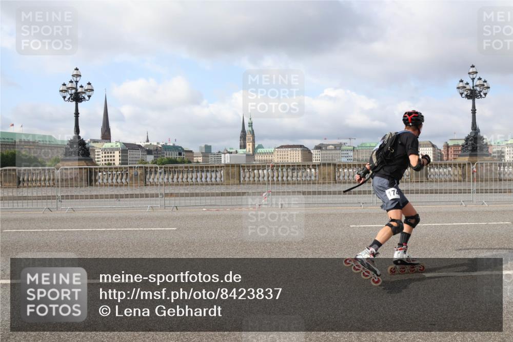 29.06.2025 - hella hamburg halbmarathon Lena Gebhardt http://msf.ph/oto/8423837 29.06.2025 08:58:11 Lombardsbrücke 174 meine-sportfotos.de
