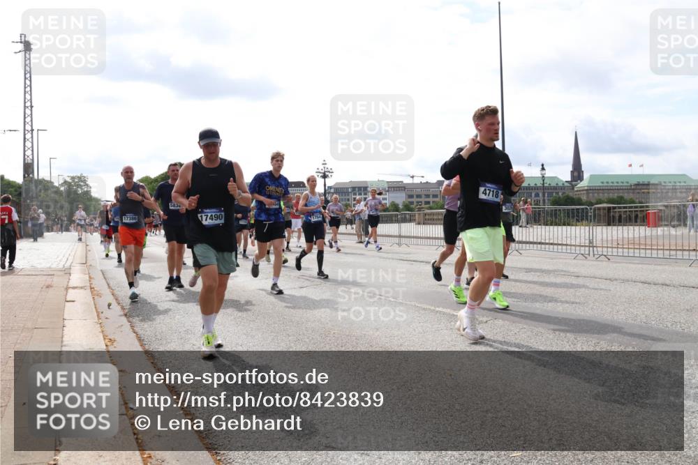 29.06.2025 - hella hamburg halbmarathon Lena Gebhardt http://msf.ph/oto/8423839 29.06.2025 10:19:02 Lombardsbrücke 17386, 5834, 17490, 64, 1754, 4718, 3028, 1349, 1521, 1718, 1755, 2096, 2311, 2781, 2802, 2821, 3026, 3105, 3118, 3529, 3591, 3592, 3631, 4718, 4802, 4845, 5034, 5049, 5080, 5098, 5178, 5264, 5266, 5323, 5429, 5834, 5910, 6194, 6249, 6413, 6477, 6482, 6542, 6736, 7051, 7121, 7214, 7252, 8665, 8761, 8778, 8780, 9252, 9270, 9272, 9276, 9505, 9549, 9652, 9756, 9757, 10037, 10039, 10124, 10129, 10467, 10502, 10816, 12548, 12552, 12703 meine-sportfotos.de