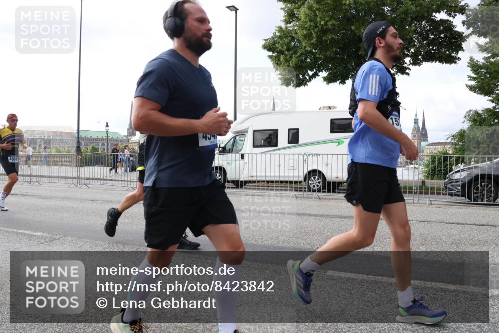 29.06.2025 - hella hamburg halbmarathon Lena Gebhardt http://msf.ph/oto/8423842 29.06.2025 10:06:14 Lombardsbrücke 4868, 494, 15, 1229, 1245, 1448, 1766, 1830, 1842, 2471, 2540, 3062, 4169, 4542, 4666, 4868, 5431, 6014, 6314, 7138, 7741, 8051, 8316, 8894, 8909, 9361, 9477, 9560, 10214, 10297, 10781, 13042, 13054, 13481, 13863, 14369, 14987, 15113, 15145, 15229, 15462, 15537, 15766, 15772, 15858, 16441, 16687, 17239, 17746, 17885, 18042, 18575, 18577, 18768, 18857, 18910, 18913, 18966 meine-sportfotos.de