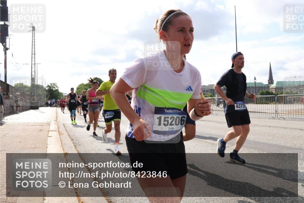 29.06.2025 - hella hamburg halbmarathon Lena Gebhardt http://msf.ph/oto/8423846 29.06.2025 09:52:14 Lombardsbrücke 9444, 1715, 18489, 15206, 6373, 1057, 1139, 1169, 1312, 1353, 1468, 1569, 1604, 1631, 1763, 2653, 3305, 3437, 3618, 3697, 3852, 4565, 4871, 4915, 5011, 5014, 5047, 5129, 5231, 5336, 5690, 5987, 6373, 6550, 6700, 6705, 6711, 6770, 7092, 7185, 7432, 7710, 8074, 8346, 8359, 8564, 8852, 8900, 9348, 9358, 9444, 9547, 9659, 10319, 10493, 10691, 10741, 10978, 11021, 11062, 11495, 11679, 11714, 11779, 11821, 12046, 12438, 12623, 12772, 13614, 13728, 14257 meine-sportfotos.de