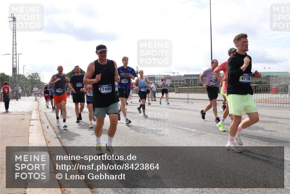 29.06.2025 - hella hamburg halbmarathon Lena Gebhardt http://msf.ph/oto/8423864 29.06.2025 10:19:03 Lombardsbrücke 17386, 5834, 1851, 17490, 13464, 17548, 2096, 4718, 1349, 1521, 1718, 1755, 2096, 2311, 2589, 2781, 2802, 2821, 3026, 3105, 3118, 3529, 3591, 3592, 3631, 4718, 4802, 4845, 5034, 5049, 5080, 5098, 5178, 5264, 5266, 5323, 5429, 5834, 5910, 6194, 6249, 6413, 6477, 6482, 6542, 6736, 7051, 7121, 7214, 7252, 8665, 8761, 8778, 8780, 9252, 9270, 9272, 9276, 9505, 9549, 9652, 9756, 9757, 10037, 10039, 10124, 10129, 10467, 10502, 10816, 12548, 12552 meine-sportfotos.de
