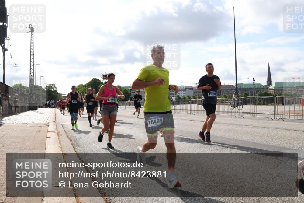 29.06.2025 - hella hamburg halbmarathon Lena Gebhardt http://msf.ph/oto/8423881 29.06.2025 09:52:15 Lombardsbrücke 9444, 18659, 17159, 18489, 15309, 1057, 1139, 1169, 1312, 1353, 1468, 1569, 1604, 1631, 1763, 3305, 3437, 3618, 3697, 3852, 4565, 4871, 4915, 5011, 5014, 5047, 5129, 5231, 5336, 5690, 5987, 6373, 6550, 6700, 6705, 6711, 6770, 7185, 7432, 7710, 8074, 8359, 8564, 8852, 8900, 9348, 9358, 9444, 9547, 9659, 10319, 10493, 10691, 10741, 10978, 11021, 11062, 11495, 11679, 11714, 11779, 11821, 12046, 12438, 12623, 12772, 13403, 13614, 13728, 14257 meine-sportfotos.de