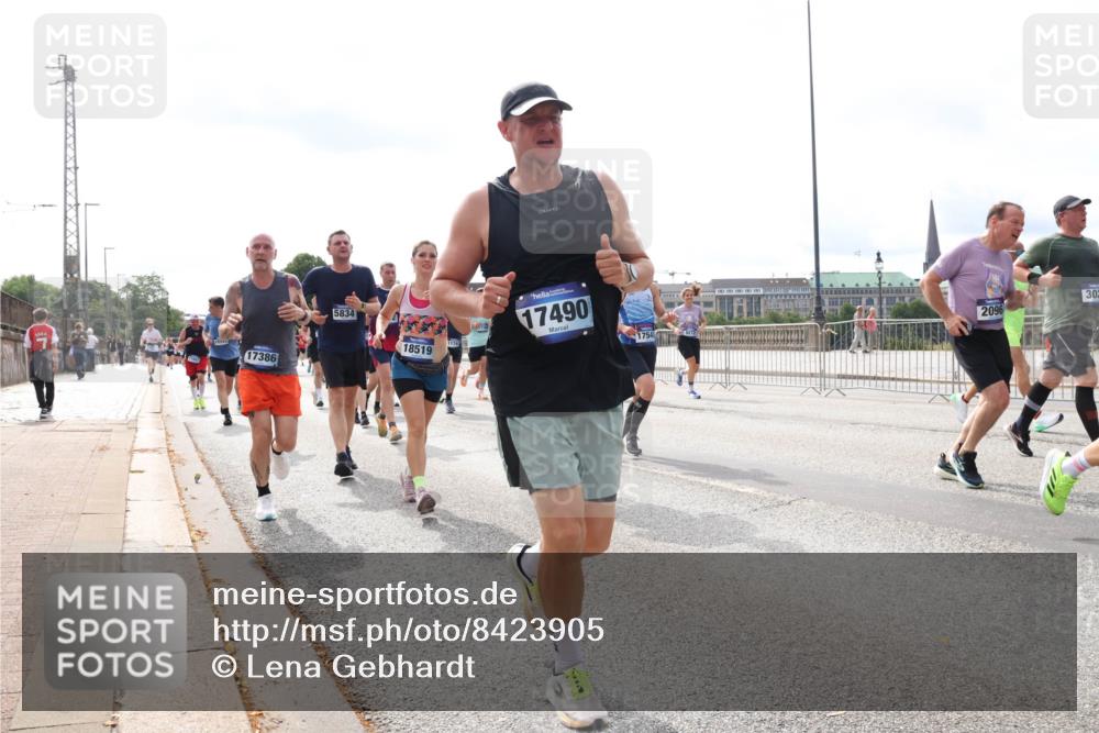 29.06.2025 - hella hamburg halbmarathon Lena Gebhardt http://msf.ph/oto/8423905 29.06.2025 10:19:03 Lombardsbrücke 17386, 5834, 18519, 17490, 2096, 302, 1349, 1521, 1718, 1755, 2096, 2311, 2589, 2781, 2802, 2821, 3026, 3105, 3118, 3529, 3591, 3592, 3631, 4718, 4802, 4845, 5034, 5049, 5080, 5098, 5178, 5264, 5266, 5323, 5429, 5834, 5910, 6194, 6249, 6413, 6477, 6482, 6542, 6736, 7051, 7121, 7214, 7252, 8665, 8761, 8778, 8780, 9252, 9270, 9272, 9276, 9505, 9549, 9652, 9756, 9757, 10037, 10039, 10124, 10129, 10467, 10502, 10816, 12548, 12552 meine-sportfotos.de