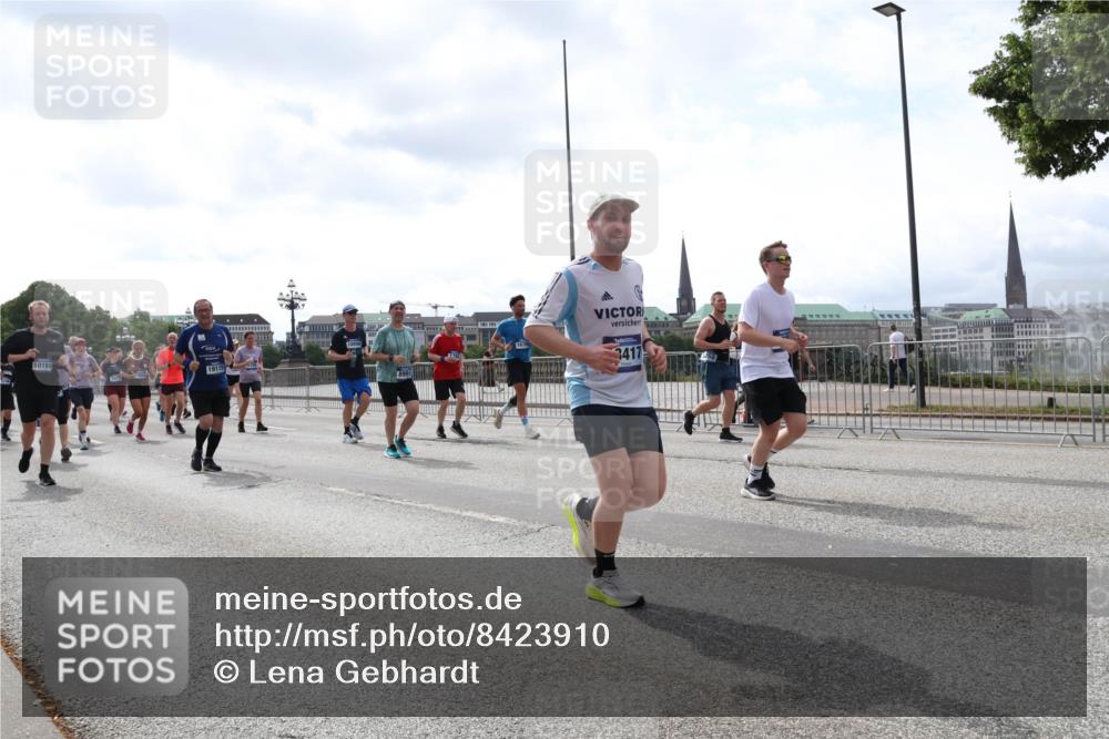 29.06.2025 - hella hamburg halbmarathon Lena Gebhardt http://msf.ph/oto/8423910 29.06.2025 10:43:11 Lombardsbrücke 10180, 19115, 1678, 3417, 1149, 1155, 1467, 1656, 1788, 1816, 1878, 1964, 2103, 2158, 2267, 2361, 2450, 2509, 2971, 3074, 3238, 3283, 3329, 3378, 3518, 3638, 3764, 4056, 4092, 4105, 4177, 4302, 4367, 4385, 4680, 5067, 5268, 5610, 5720, 5755, 5967, 6012, 6440, 7043, 7461, 7872, 7926, 8135, 8161, 8184, 8408, 8435, 8795, 8991, 9072, 9304, 9378, 9639, 9641, 9644, 9976, 10008, 10180, 11142, 11710, 12151, 12441, 13049 meine-sportfotos.de