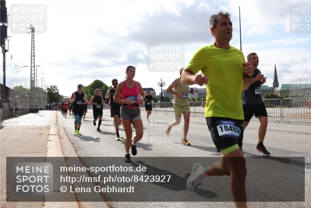 29.06.2025 - hella hamburg halbmarathon Lena Gebhardt http://msf.ph/oto/8423927 29.06.2025 09:52:15 Lombardsbrücke 9444, 18659, 18659, 7159, 4871, 3305, 18489, 1530, 1057, 1139, 1169, 1312, 1353, 1468, 1569, 1604, 1631, 1763, 3305, 3437, 3618, 3697, 3852, 4565, 4871, 4915, 5011, 5014, 5047, 5129, 5231, 5336, 5690, 5987, 6373, 6550, 6700, 6705, 6711, 6770, 7185, 7432, 7710, 8074, 8359, 8564, 8852, 8900, 9348, 9358, 9444, 9547, 9659, 10319, 10493, 10691, 10741, 10978, 11021, 11062, 11495, 11679, 11714, 11779, 11821, 12046, 12438, 12623, 12772, 13403, 13614, 13728, 14257 meine-sportfotos.de