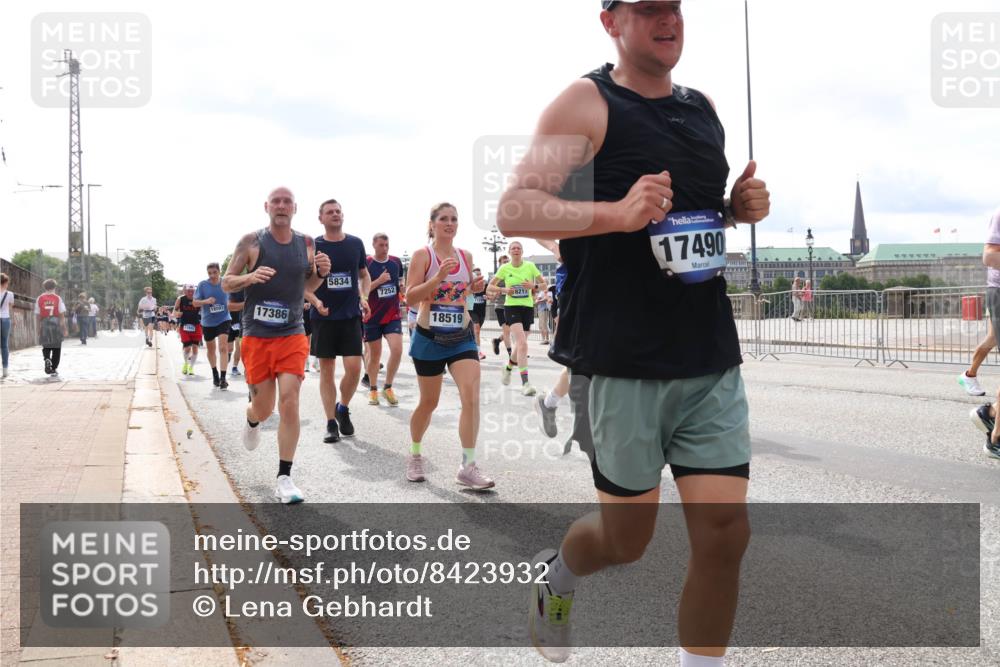 29.06.2025 - hella hamburg halbmarathon Lena Gebhardt http://msf.ph/oto/8423932 29.06.2025 10:19:03 Lombardsbrücke 18591, 17386, 5834, 7252, 18519, 8217, 17490, 1349, 1521, 1718, 1755, 2096, 2311, 2589, 2781, 2802, 2821, 3026, 3105, 3118, 3529, 3591, 3592, 3631, 4718, 4802, 4845, 5034, 5049, 5080, 5098, 5178, 5264, 5266, 5323, 5429, 5834, 5910, 6194, 6249, 6413, 6477, 6482, 6542, 6736, 7051, 7121, 7214, 7252, 8665, 8761, 8778, 8780, 9252, 9270, 9272, 9276, 9505, 9549, 9652, 9756, 9757, 10037, 10039, 10124, 10129, 10467, 10502, 10816, 12548, 12552 meine-sportfotos.de