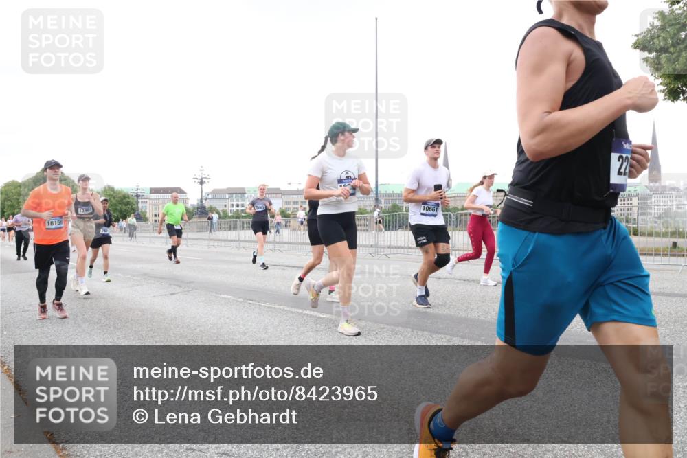 29.06.2025 - hella hamburg halbmarathon Lena Gebhardt http://msf.ph/oto/8423965 29.06.2025 10:53:13 Lombardsbrücke 16156, 13489, 10, 10661, 22, 1340, 1900, 1906, 2065, 2146, 2291, 2409, 2701, 2988, 3226, 3787, 4195, 4626, 4729, 5428, 5562, 5815, 6041, 6044, 6135, 6521, 7032, 7068, 7483, 7681, 7737, 7876, 8189, 8212, 8414, 8515, 8906, 9545, 9685, 9764, 10043, 10055, 10175, 10417, 10490, 10568, 10661, 10981, 11520, 11524, 11919, 12127, 12128, 12193, 12219, 12700, 13489, 13916, 13917, 14009, 14038, 14765, 14807, 14977, 14979, 16137 meine-sportfotos.de
