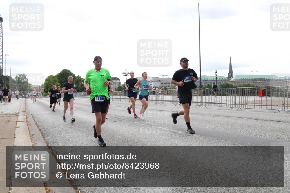 29.06.2025 - hella hamburg halbmarathon Lena Gebhardt http://msf.ph/oto/8423968 29.06.2025 10:28:23 Lombardsbrücke 7667, 12780, 5604, 13045, 1148, 3445, 5369, 5604, 5718, 5847, 5903, 5939, 6102, 6418, 6632, 7497, 7667, 7980, 8215, 8327, 8560, 9567, 9642, 9653, 9654, 9716, 9855, 10434, 11692, 11739, 12780, 12842, 13045, 13296, 13400, 13568, 13678, 14017, 14155, 15123, 15608, 16125, 18256, 18293, 18604, 19180 meine-sportfotos.de