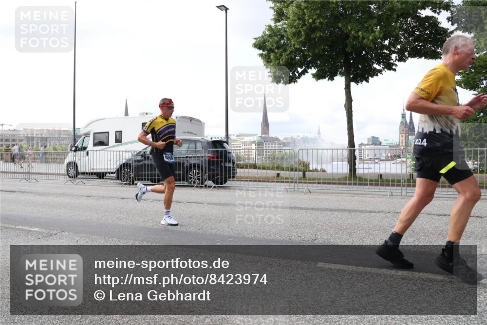 29.06.2025 - hella hamburg halbmarathon Lena Gebhardt http://msf.ph/oto/8423974 29.06.2025 10:06:15 Lombardsbrücke 4868, 1024, 1229, 1245, 1448, 1766, 1830, 1842, 2540, 3062, 4169, 4542, 4666, 4868, 5431, 6014, 6314, 7138, 7741, 8051, 8316, 8894, 8909, 9361, 9477, 9560, 10214, 10297, 10781, 13042, 13054, 13481, 13863, 14369, 14987, 15113, 15145, 15229, 15462, 15537, 15766, 15772, 15858, 16441, 16687, 17239, 17746, 17885, 18042, 18575, 18577, 18768, 18857, 18910, 18913, 18966 meine-sportfotos.de
