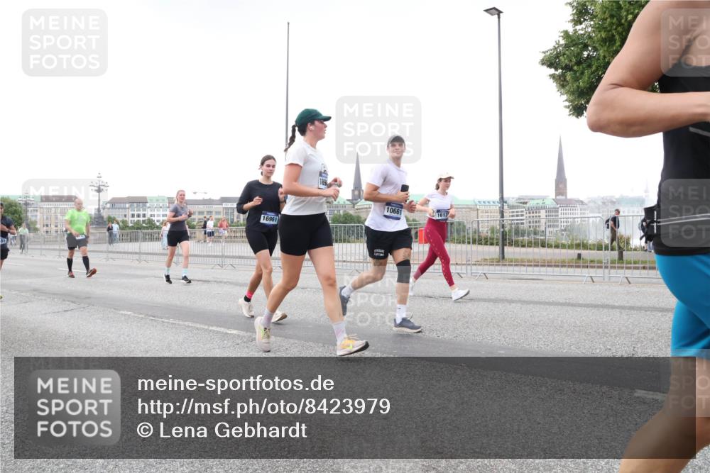 29.06.2025 - hella hamburg halbmarathon Lena Gebhardt http://msf.ph/oto/8423979 29.06.2025 10:53:14 Lombardsbrücke 16961, 10661, 1613, 1340, 1709, 1900, 1906, 1984, 2065, 2146, 2291, 2409, 2701, 2988, 3226, 3787, 4195, 4626, 4729, 5428, 5562, 5815, 6041, 6044, 6135, 6521, 7032, 7068, 7483, 7681, 7737, 7876, 8189, 8212, 8414, 8515, 8906, 9456, 9545, 9685, 9764, 9785, 10043, 10055, 10175, 10417, 10490, 10568, 10661, 10981, 11520, 11524, 11919, 12127, 12128, 12193, 12219, 12700, 13489, 13916, 13917, 14009, 14038, 14765, 14807, 14977, 14979, 16137 meine-sportfotos.de