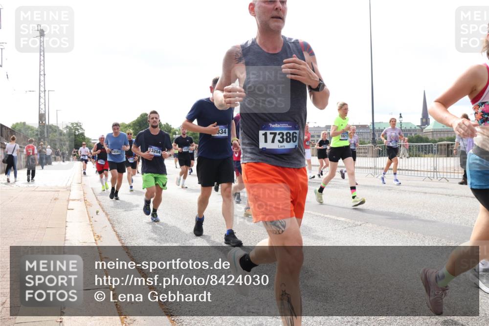 29.06.2025 - hella hamburg halbmarathon Lena Gebhardt http://msf.ph/oto/8424030 29.06.2025 10:19:04 Lombardsbrücke 11602, 18591, 3204, 334, 17386, 18217, 1349, 1521, 1718, 1755, 2096, 2311, 2589, 2781, 2802, 2812, 2821, 3026, 3105, 3118, 3529, 3591, 3592, 3631, 4718, 4722, 4802, 4845, 5034, 5049, 5080, 5098, 5178, 5264, 5266, 5323, 5429, 5834, 5910, 6194, 6249, 6413, 6477, 6482, 6542, 6736, 7051, 7121, 7214, 7252, 8665, 8761, 8778, 8780, 9252, 9270, 9272, 9276, 9505, 9549, 9652, 9756, 9757, 10037, 10039, 10124, 10129, 10467, 10502, 10816 meine-sportfotos.de