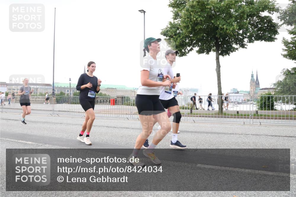 29.06.2025 - hella hamburg halbmarathon Lena Gebhardt http://msf.ph/oto/8424034 29.06.2025 10:53:14 Lombardsbrücke 083, 16961, 1898, 1340, 1709, 1900, 1906, 1984, 2065, 2146, 2291, 2409, 2701, 2988, 3226, 3787, 4195, 4626, 4729, 5428, 5562, 5815, 6041, 6044, 6135, 6521, 7032, 7068, 7483, 7681, 7737, 7876, 8189, 8212, 8414, 8515, 8906, 9456, 9545, 9685, 9764, 9785, 10043, 10055, 10175, 10417, 10490, 10568, 10661, 10981, 11520, 11524, 11919, 12127, 12128, 12193, 12219, 12700, 13489, 13916, 13917, 14009, 14038, 14765, 14807, 14977, 14979, 16137 meine-sportfotos.de