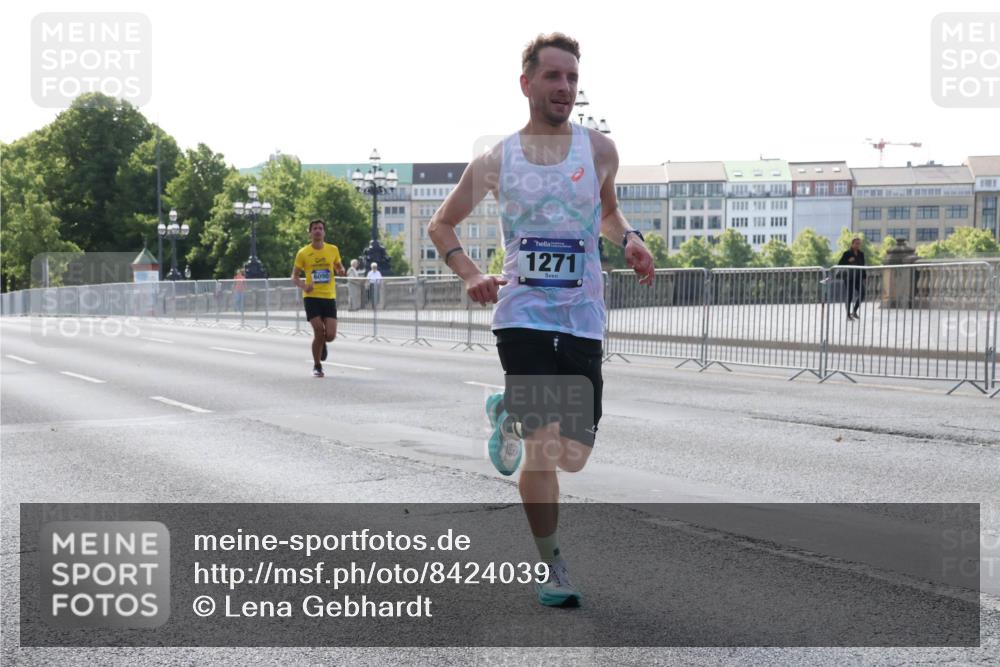 29.06.2025 - hella hamburg halbmarathon Lena Gebhardt http://msf.ph/oto/8424039 29.06.2025 09:43:14 Lombardsbrücke 6090, 1271, 1271, 4338, 5301, 5612, 6090, 7331, 7380, 7855, 9097, 9385, 9565, 9767, 10867, 11228, 11994, 12341, 12360, 12529, 12992, 13346, 13374, 14728, 14753, 14757, 14836, 15483, 15671, 18037, 18328, 18693, 18695, 18740, 18989, 19076 meine-sportfotos.de