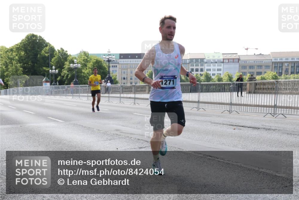 29.06.2025 - hella hamburg halbmarathon Lena Gebhardt http://msf.ph/oto/8424054 29.06.2025 09:43:14 Lombardsbrücke 1271, 1271, 4338, 5301, 5612, 6090, 7331, 7380, 7855, 9097, 9385, 9565, 9767, 10867, 11228, 11994, 12341, 12360, 12529, 12992, 13346, 13374, 14728, 14753, 14757, 14836, 15483, 15671, 18037, 18328, 18693, 18695, 18740, 18989, 19076 meine-sportfotos.de