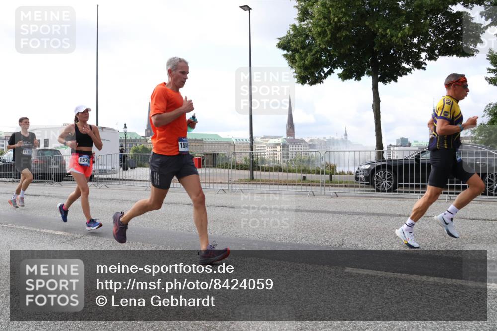 29.06.2025 - hella hamburg halbmarathon Lena Gebhardt http://msf.ph/oto/8424059 29.06.2025 10:06:16 Lombardsbrücke 15113, 157, 1514, 1229, 1245, 1448, 1766, 1830, 1842, 2540, 3062, 4169, 4542, 4666, 4868, 5431, 6014, 6314, 7138, 7741, 8051, 8316, 8894, 8909, 9361, 9477, 9560, 10214, 10297, 10781, 13042, 13054, 13481, 13863, 14369, 14987, 15113, 15145, 15229, 15462, 15537, 15766, 15772, 15858, 16441, 16687, 17239, 17746, 17885, 18042, 18575, 18577, 18768, 18857, 18910, 18913, 18966 meine-sportfotos.de