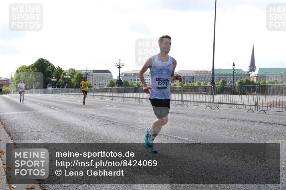 29.06.2025 - hella hamburg halbmarathon Lena Gebhardt http://msf.ph/oto/8424069 29.06.2025 09:43:14 Lombardsbrücke 55555, 1271, 1271, 4338, 5301, 5612, 6090, 7331, 7380, 7855, 9097, 9385, 9565, 9767, 10867, 11228, 11994, 12341, 12360, 12529, 12992, 13346, 13374, 14728, 14753, 14757, 14836, 15483, 15671, 18037, 18328, 18693, 18695, 18740, 18989, 19076 meine-sportfotos.de